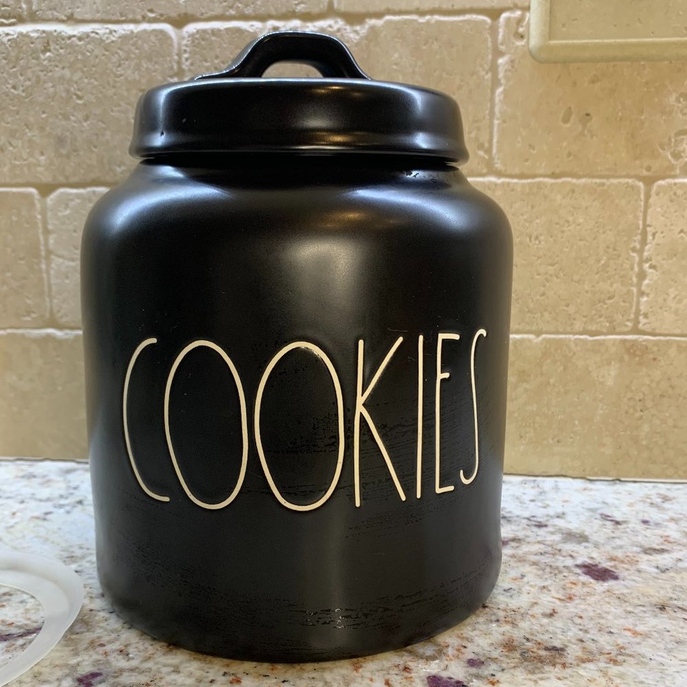 Rae Dunn Cookie Jar - Black 🍪🍪🍪